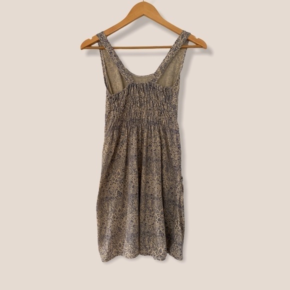 Floral Summer Dress with Pockets - Picture 3 of 6